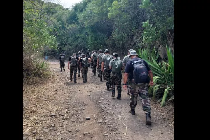 Gendarmerie de La Réunion : 11 km de marche pour les cadets SNU (photos)