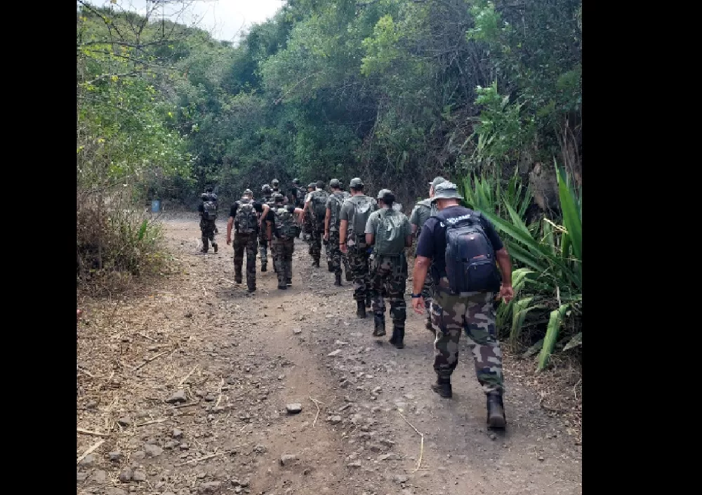Gendarmerie de La Réunion : 11 km de marche pour les cadets SNU (photos)