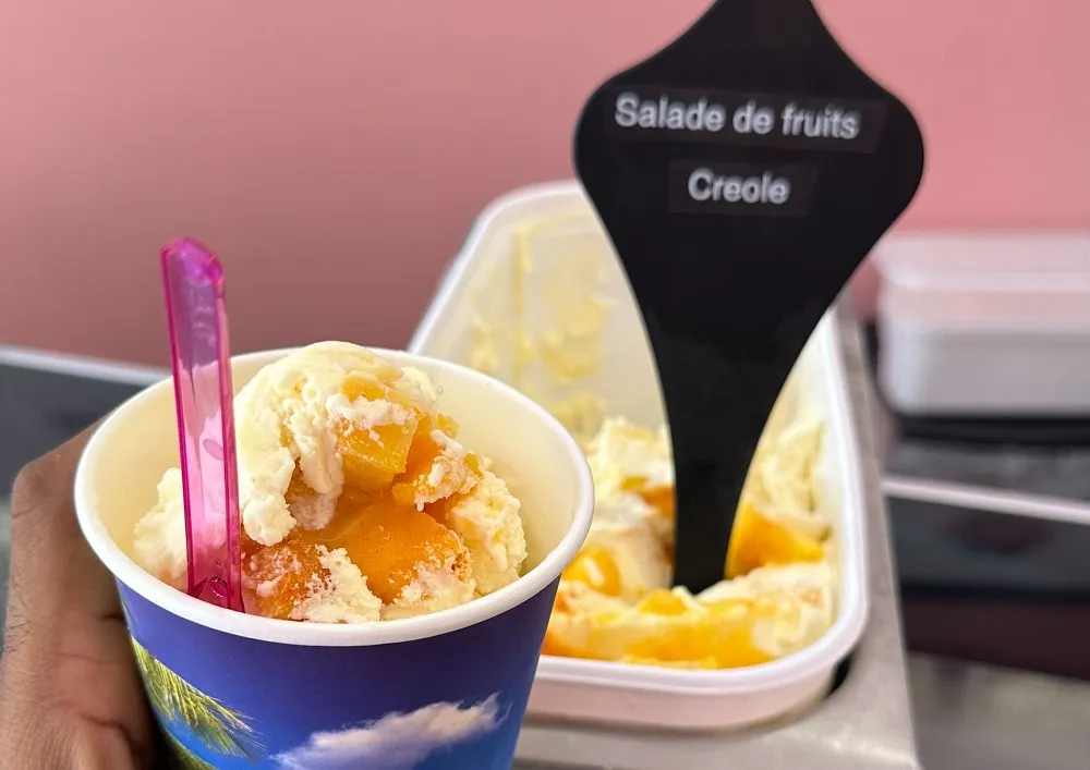 LGM dévoile sa nouvelle création glacée : La salade de fruits créole à la  sauce pimentée, attention « Sa pouak » – Free Dom