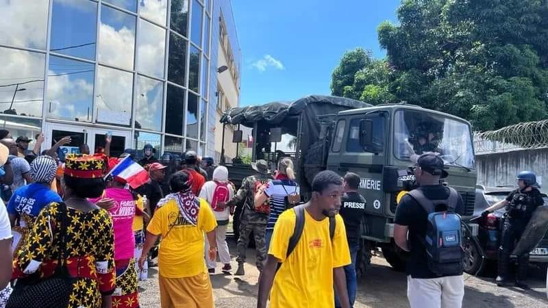 La Crise Sociale S’intensifie à Mayotte : 2000 Personnes Dans Les Rues ...