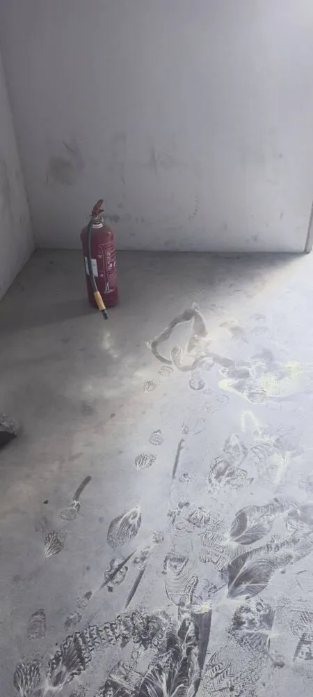 Étang-Salé : des voitures vandalisées dans un parking de la résidence Fleur Jaune ©Crédit photo NCB