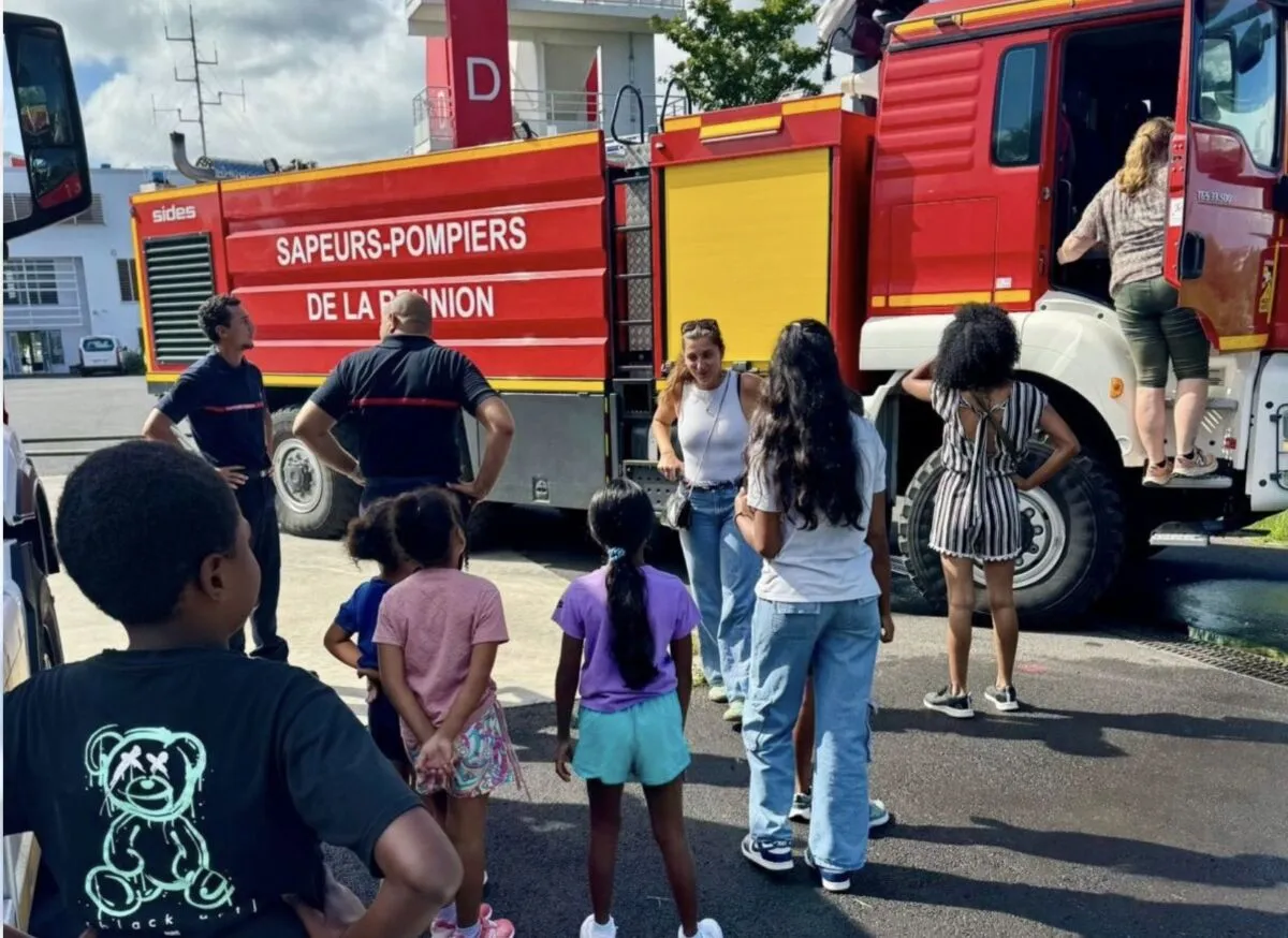 Le Port : des enfants découvrent l’univers des sapeurs-pompiers ©Crédit photo SDIS 974
