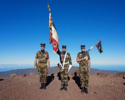 65 ans du RSMA : 32 volontaires relèvent le défi du Piton des Neiges ©Crédit photo RSMA R