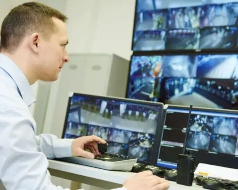 Caméras au travail : ce que votre employeur a le droit… et n’a pas le droit de faire