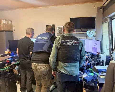 IPTV illégale : plus de 12 millions d’euros générés, une vaste organisation criminelle démantelée en France et en Belgique