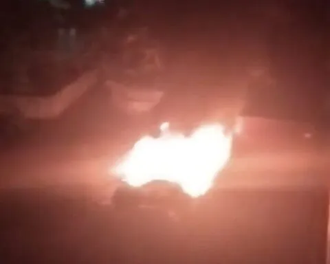 Sainte-Clotilde : deux véhicules volontairement incendiés au petit matin, un secteur déjà touché il y a plusieurs mois