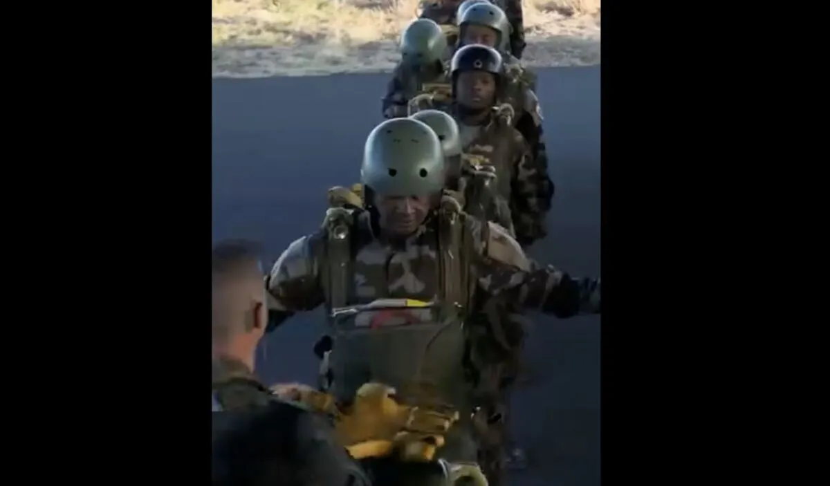 La Réunion : militaires français et malgaches unis pour une instruction parachutiste conjointe