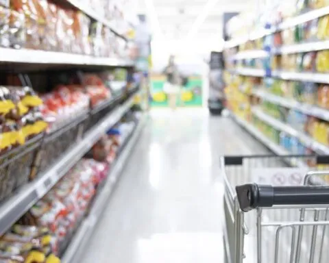 Dimanche matin : pourquoi les rayons alimentaires de certaines grandes surfaces se vident-ils aussi rapidement à La Réunion ?